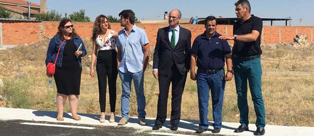 Visita del presidente de la Diputación a la carretera DSA-639