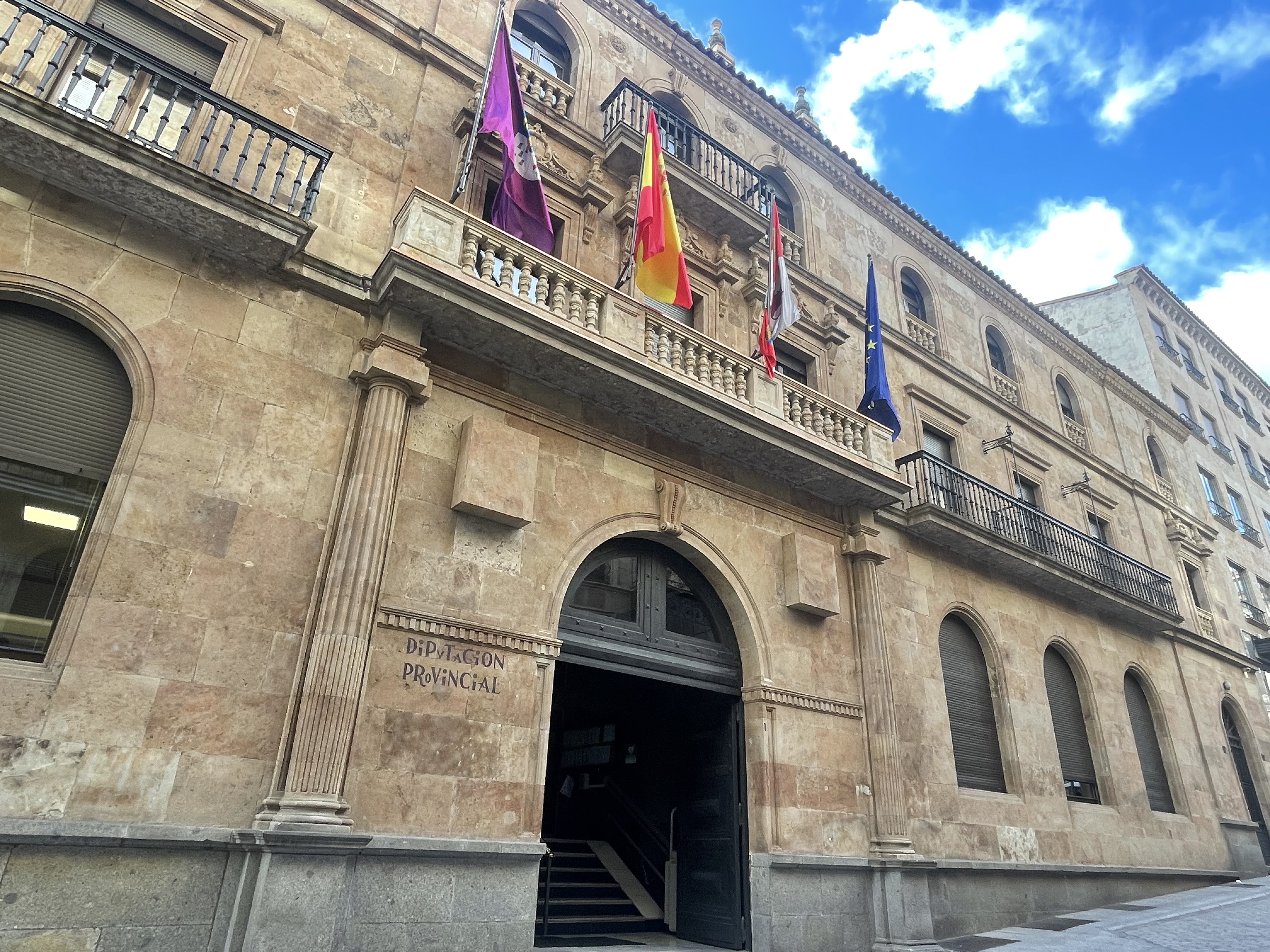 Imagen de la entrada principal de la Diputación Provincial de Salamanca